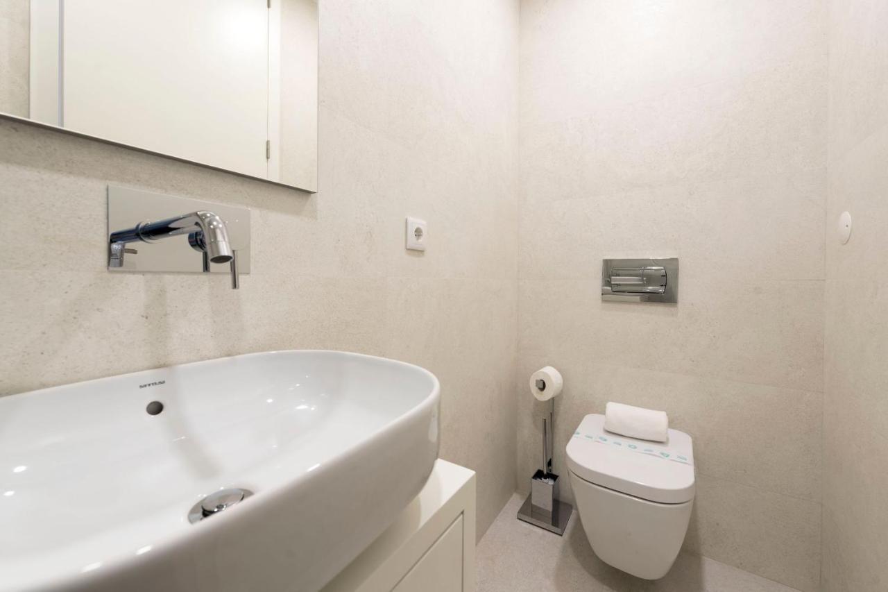 Lovelystay - Trindade Cozy Apartment Porto Kültér fotó